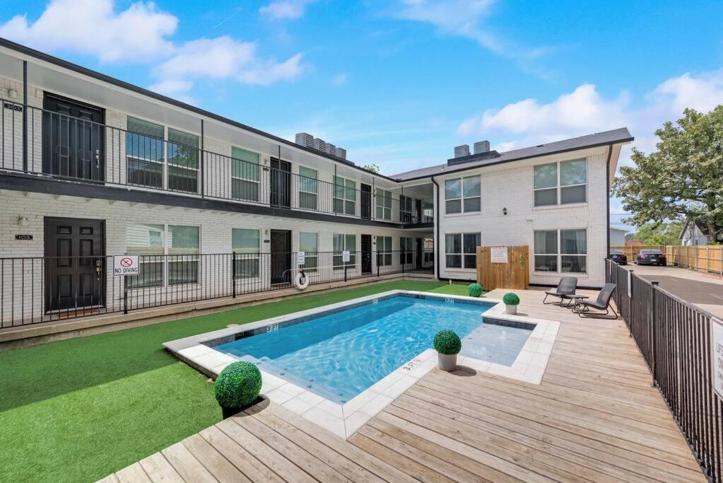 Dwell By Design & Arboretum Tickets Included Dallas Exterior photo